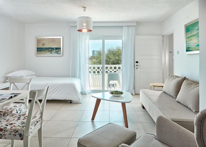 So Apartments Ayia Napa Eksteriør billede